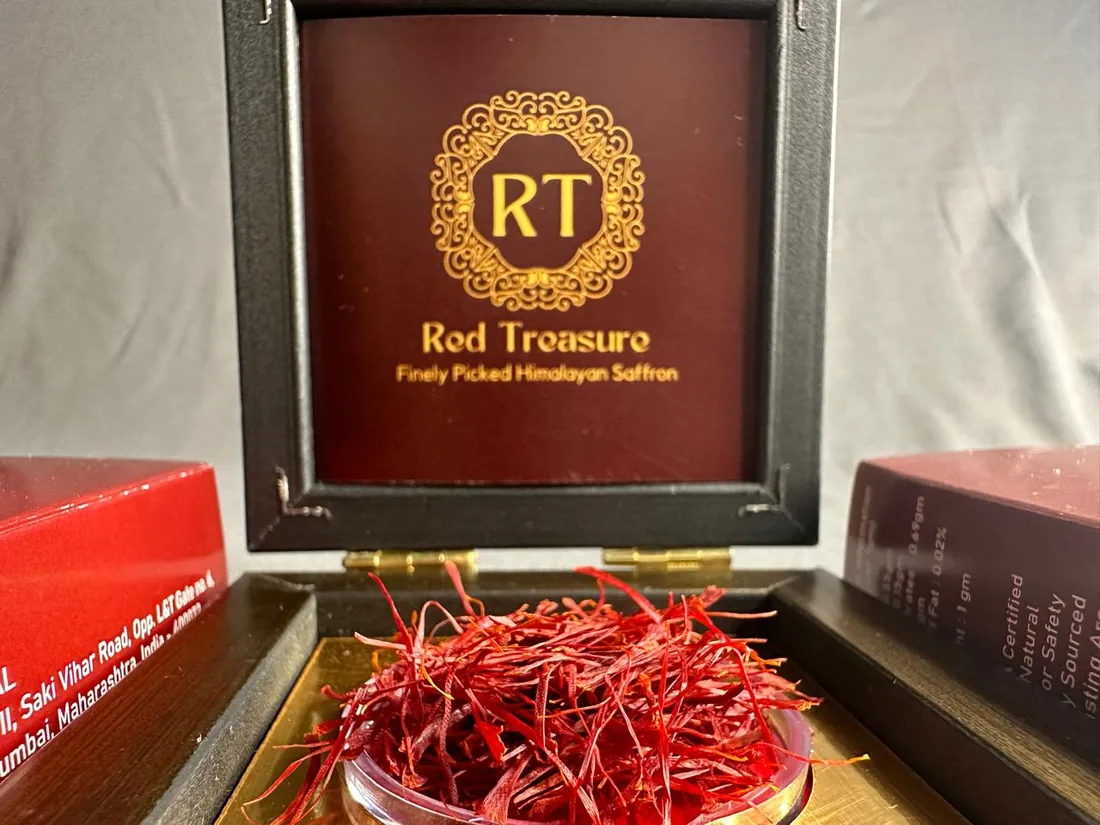 Close view of Kashmiri saffron threads showing the deep crimson stigma